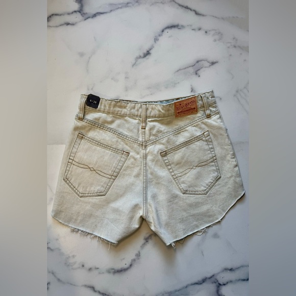 NEW WITH TAGS Lucky Brand High-Waist Light Wash Denim Shorts, Size 6 - Picture 2 of 4